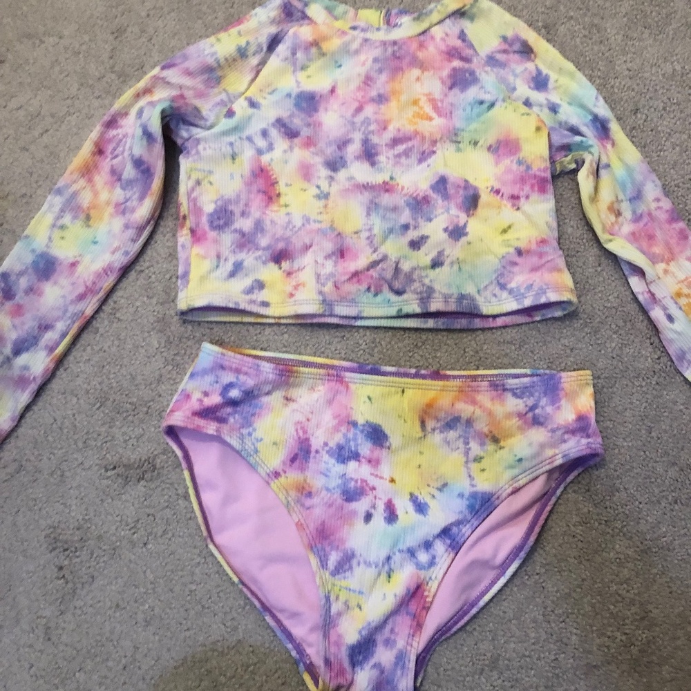 Girls long sleeve swim set size xxL like new